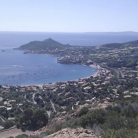 Cap Esterel Village : 2 Pieces Mer Renove 2e Etage- E1 275la Saint-Raphael (Var)